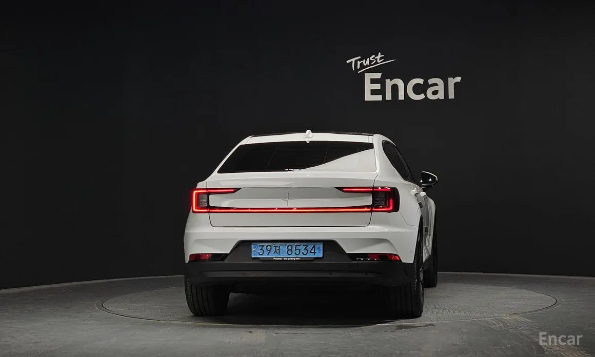 Фото 4 - Polestar 2