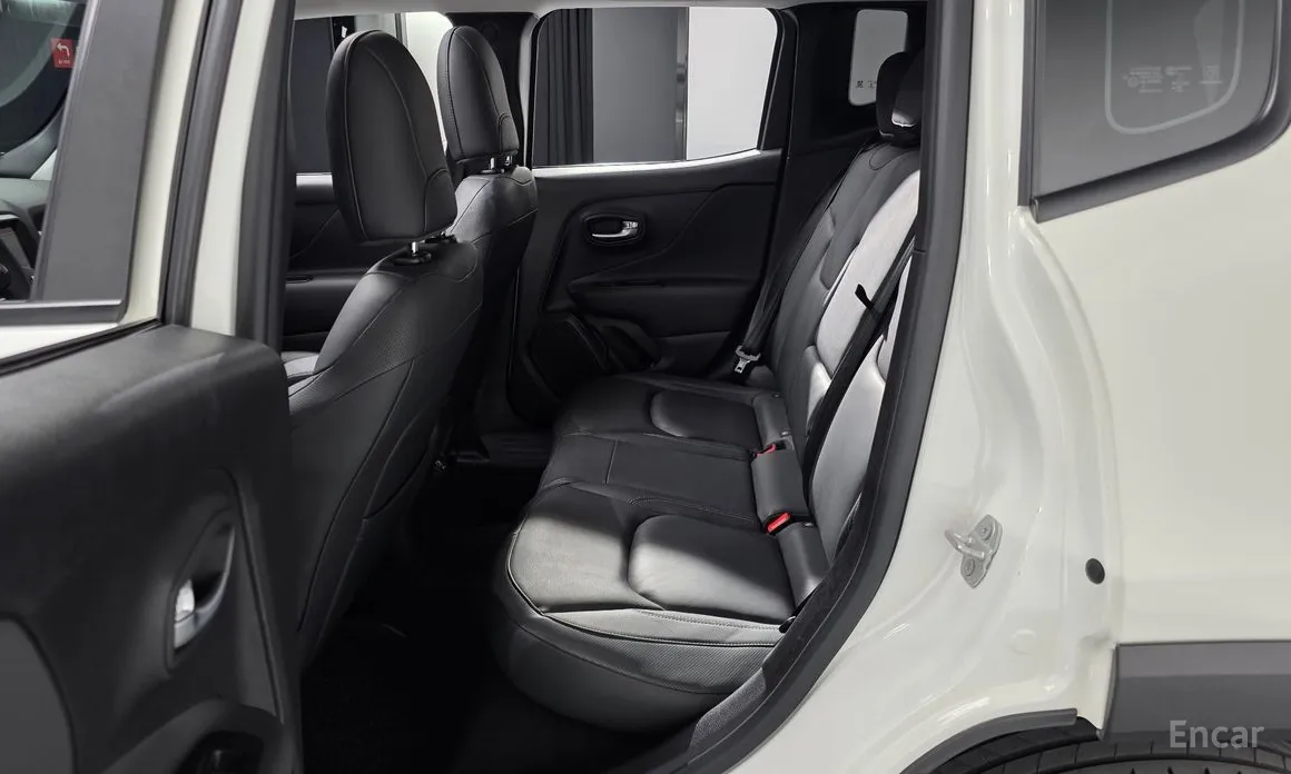 Фото 13 - Jeep Renegade