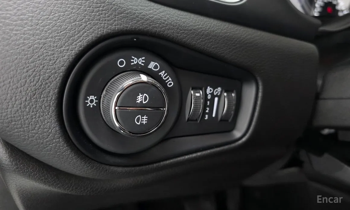 Фото 18 - Jeep Renegade