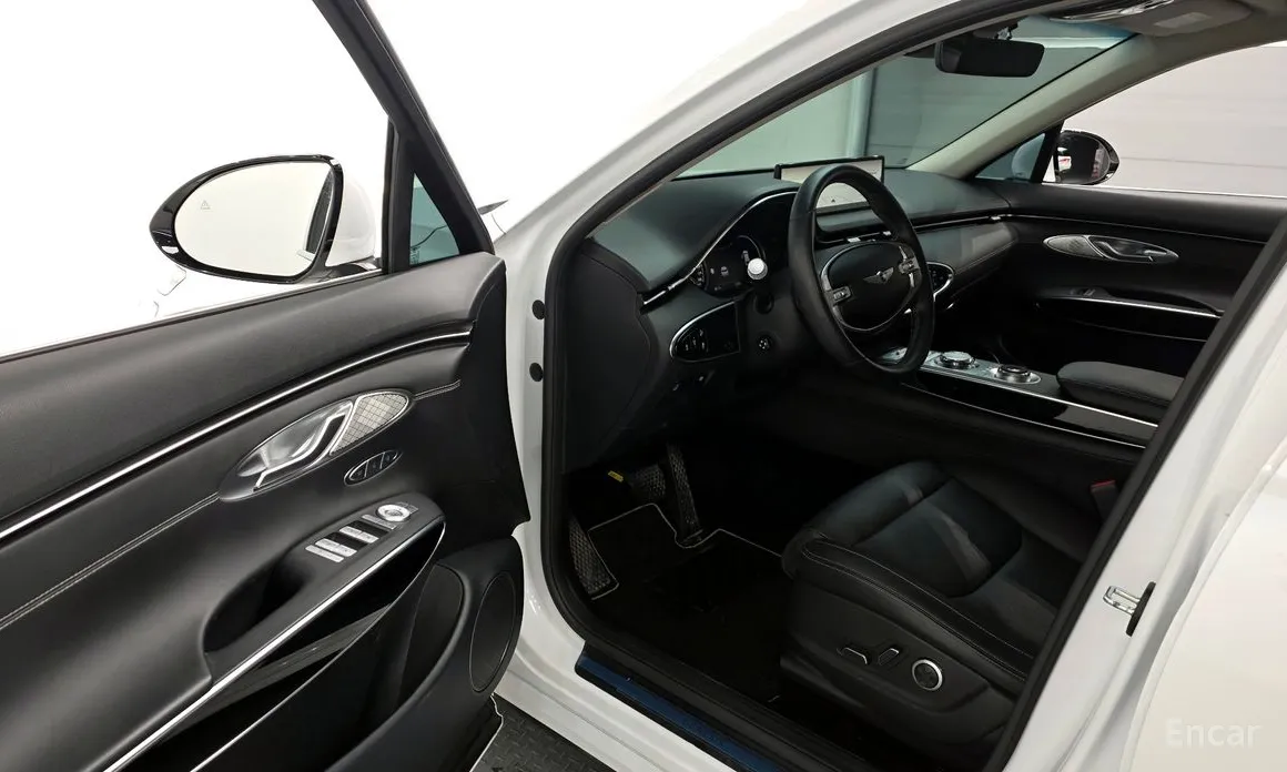 Фото 10 - Genesis GV70