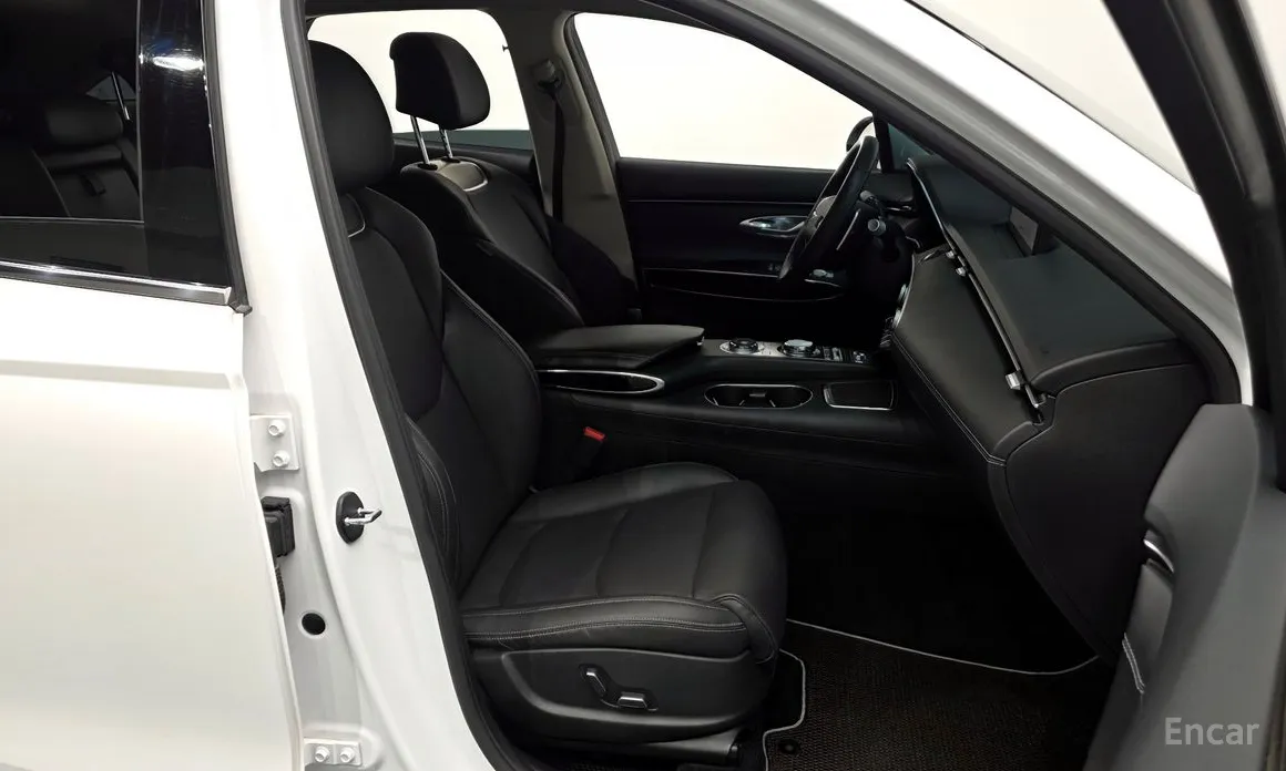 Фото 11 - Genesis GV70