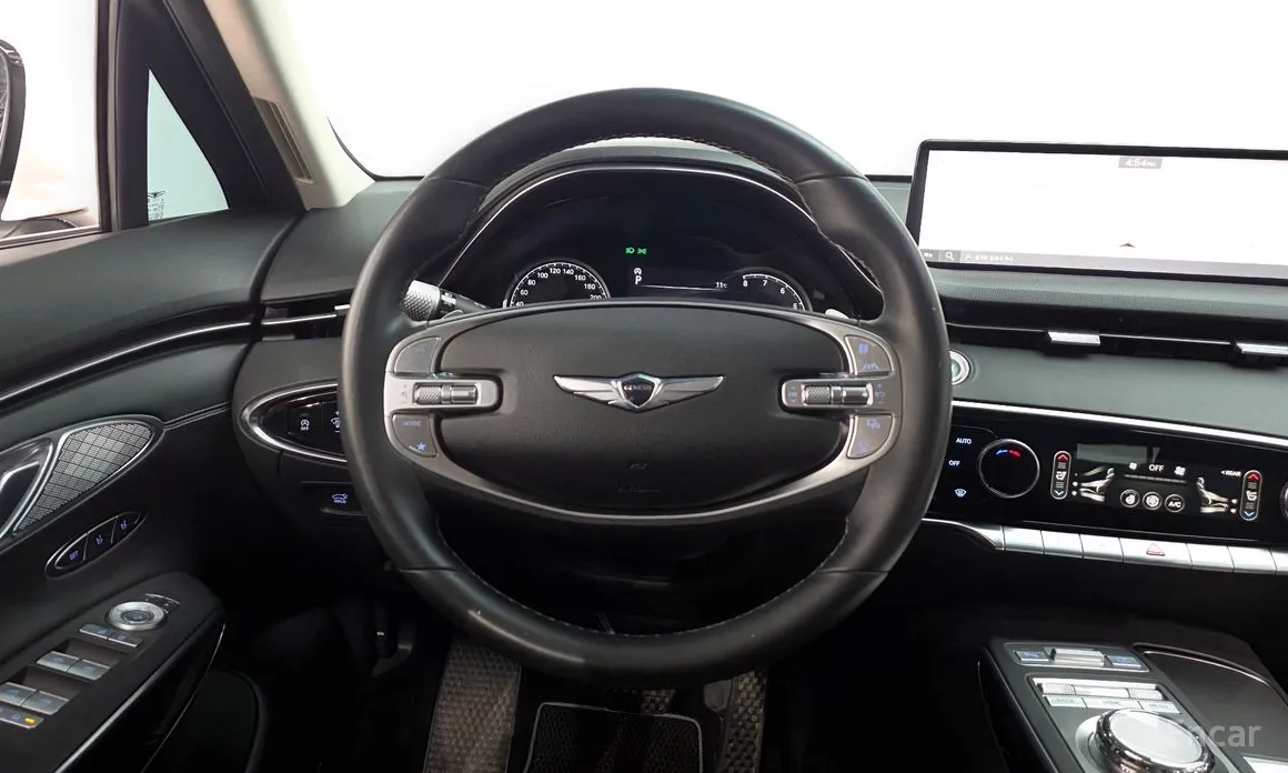 Фото 13 - Genesis GV70