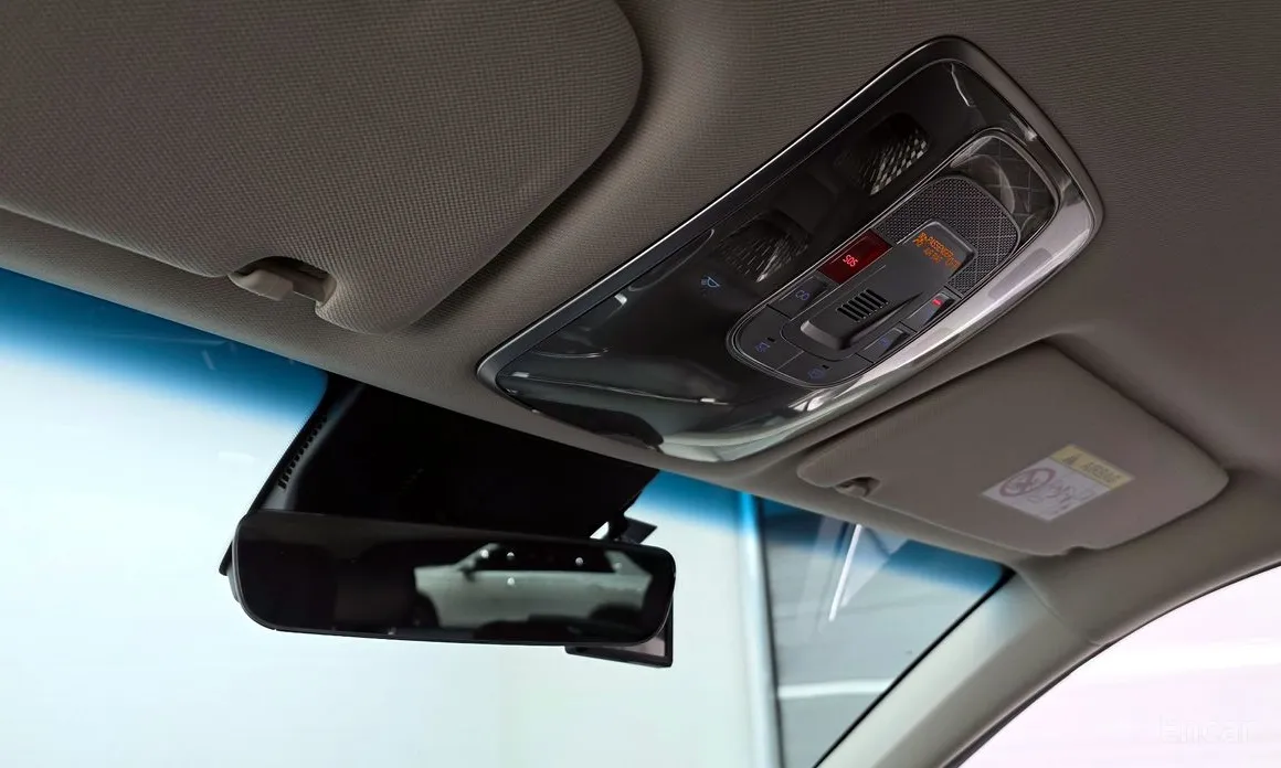 Фото 18 - Genesis GV70