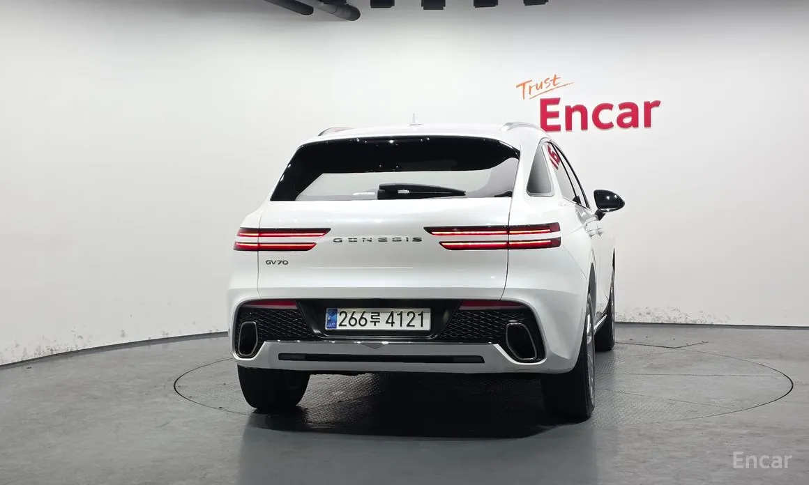 Фото 4 - Genesis GV70