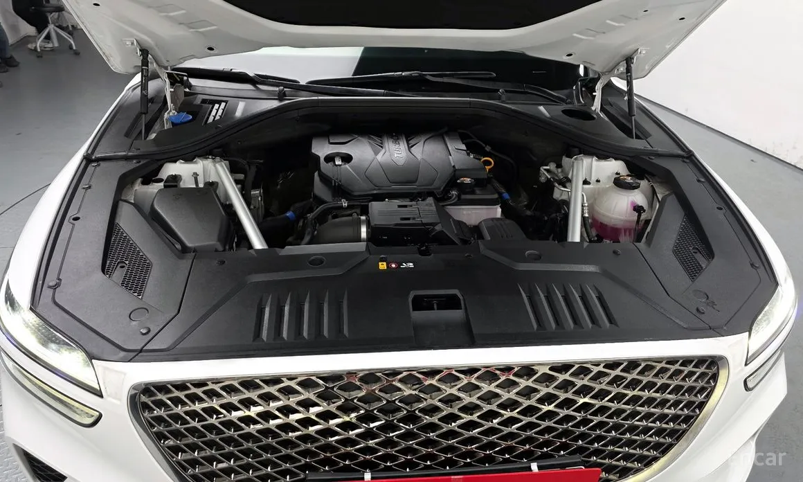 Фото 6 - Genesis GV70