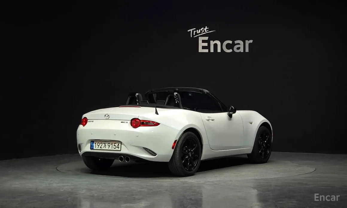 Фото 2 - Mazda MX-5 Miata