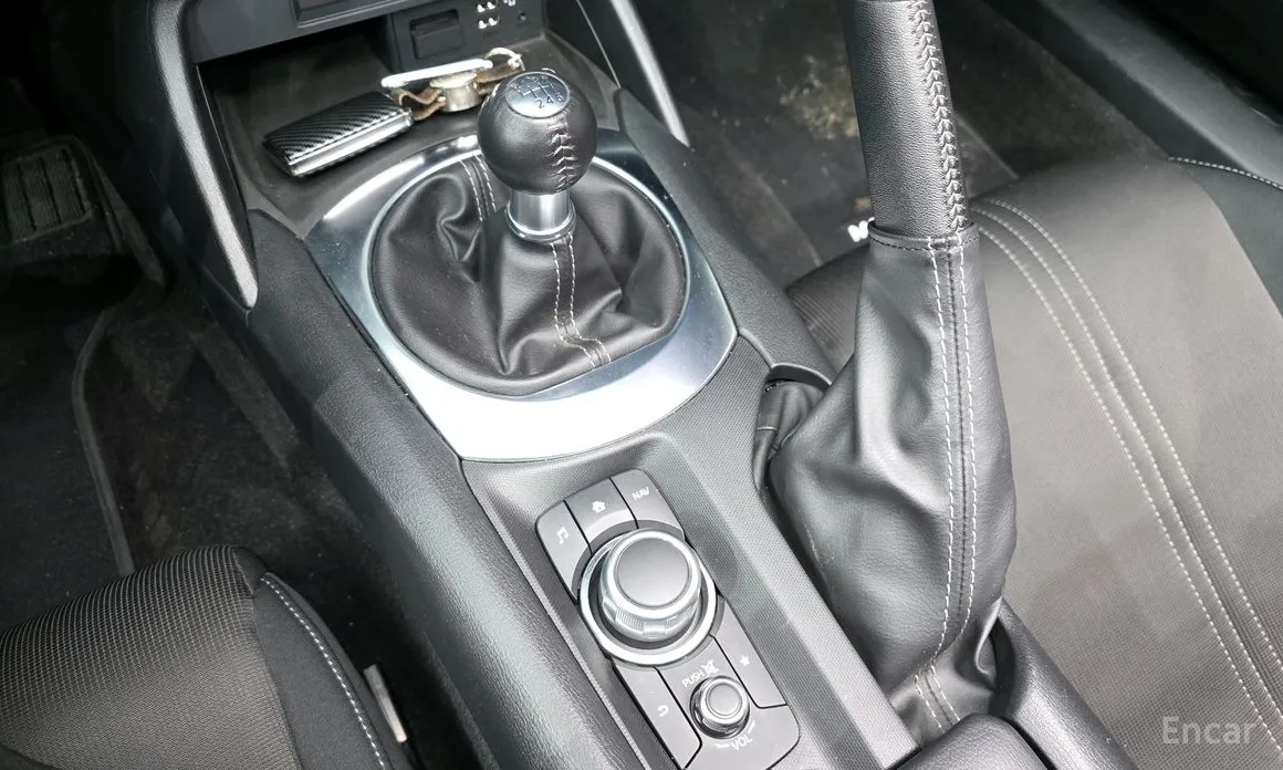 Фото 9 - Mazda MX-5 Miata