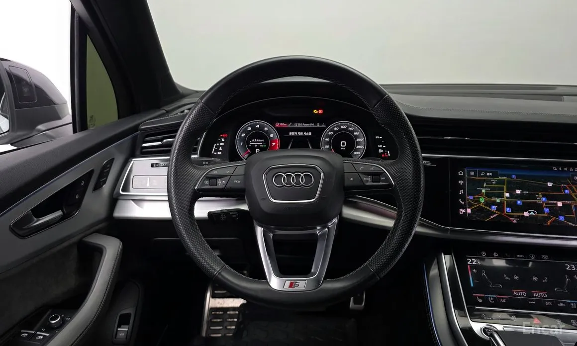 Фото 13 - Audi Q7