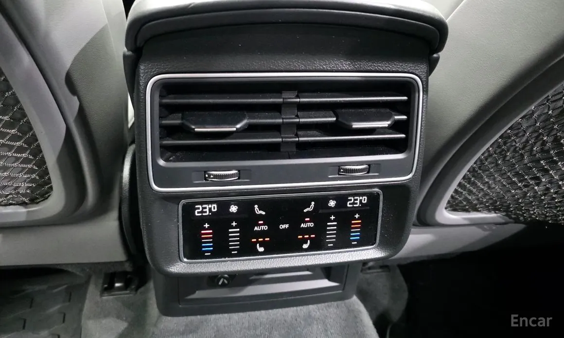 Фото 18 - Audi Q7