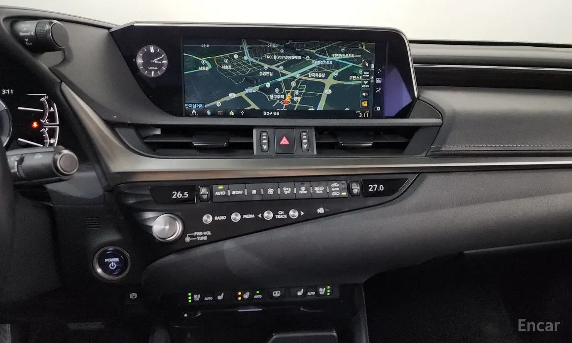 Фото 14 - Lexus ES