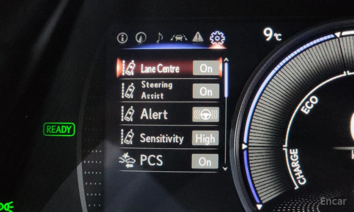 Фото 16 - Lexus ES