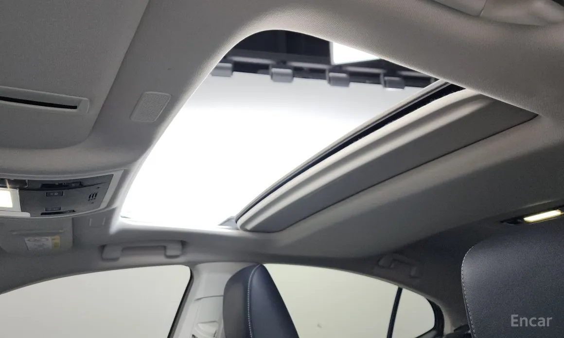 Фото 19 - Lexus ES