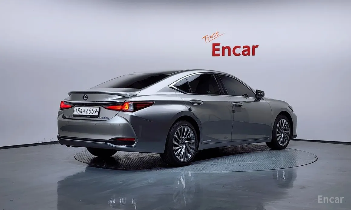 Фото 2 - Lexus ES