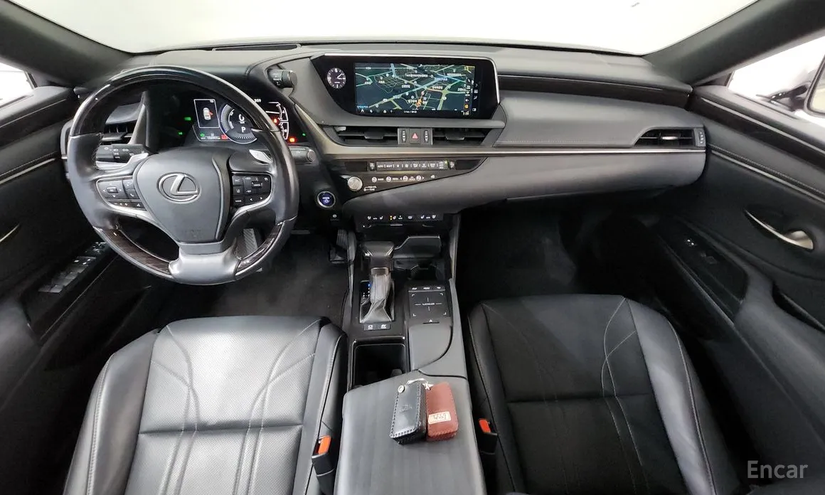 Фото 7 - Lexus ES