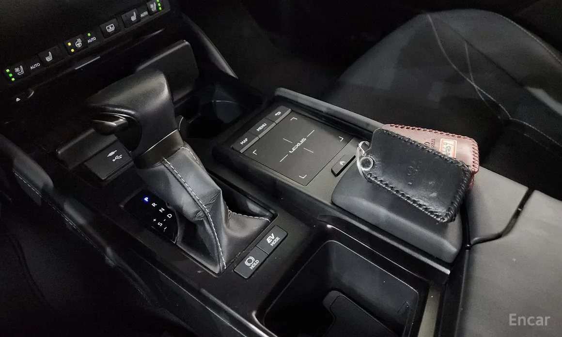 Фото 9 - Lexus ES