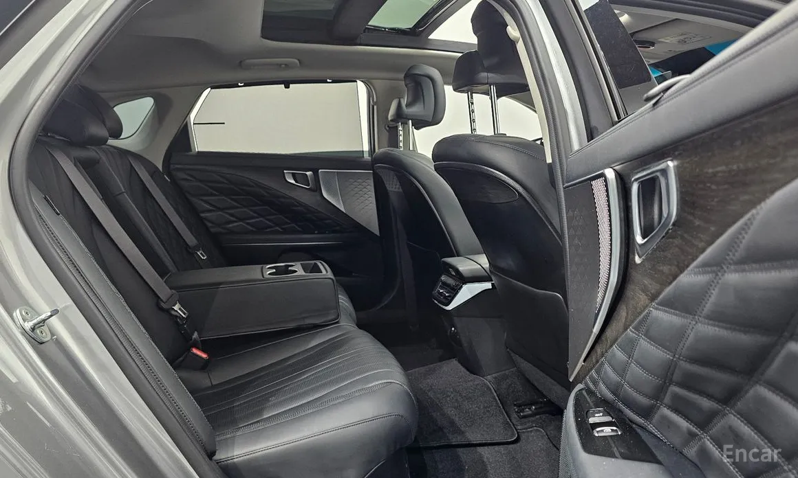 Фото 12 - Kia K8