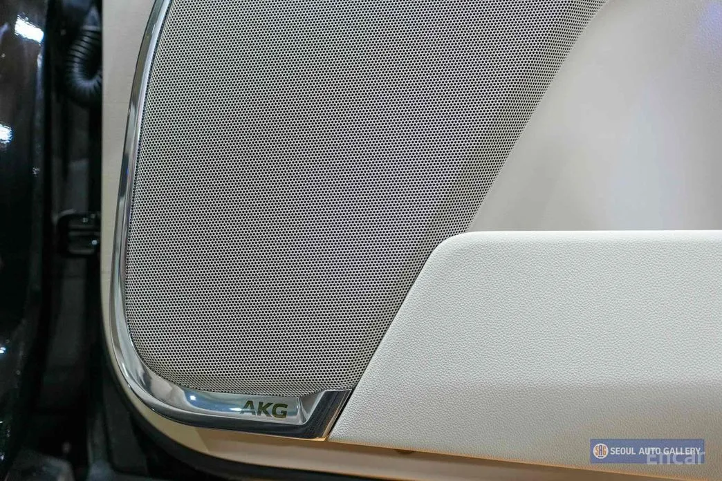 Фото 10 - Cadillac Escalade