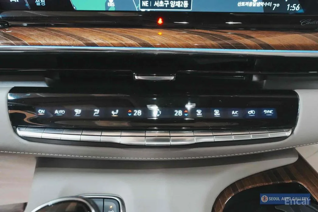 Фото 14 - Cadillac Escalade