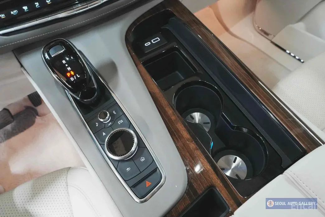 Фото 15 - Cadillac Escalade