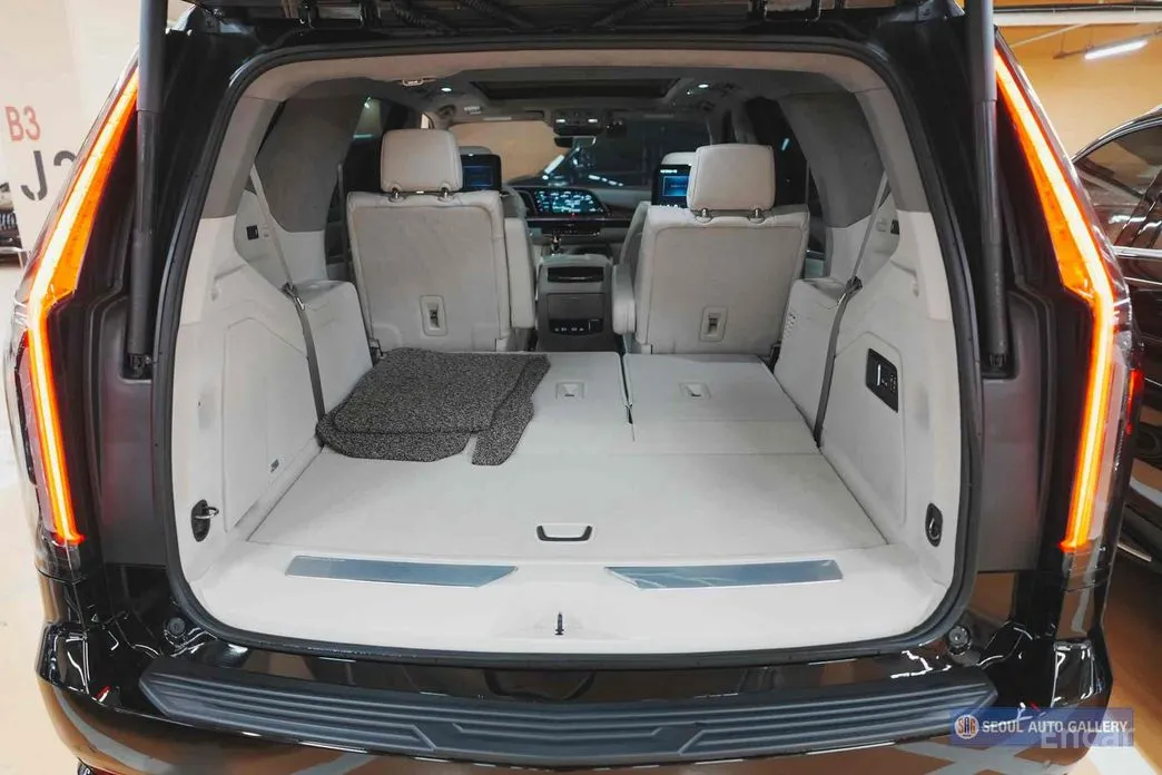 Фото 16 - Cadillac Escalade