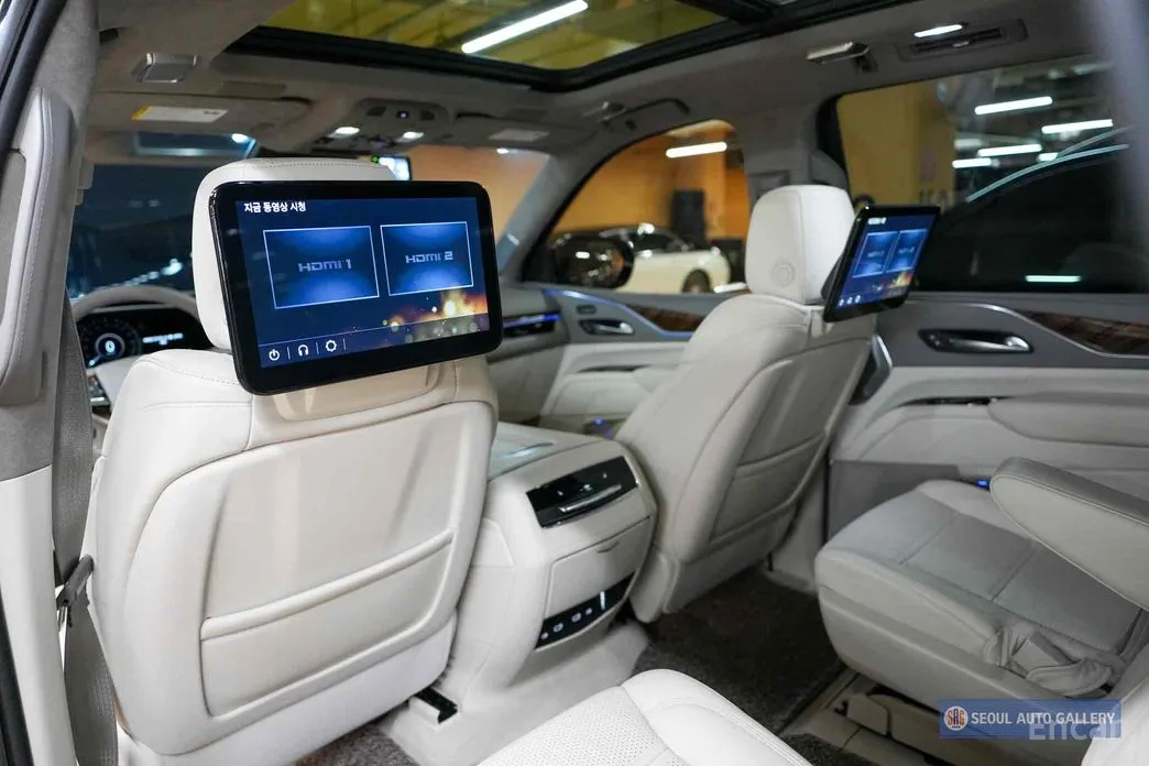 Фото 19 - Cadillac Escalade