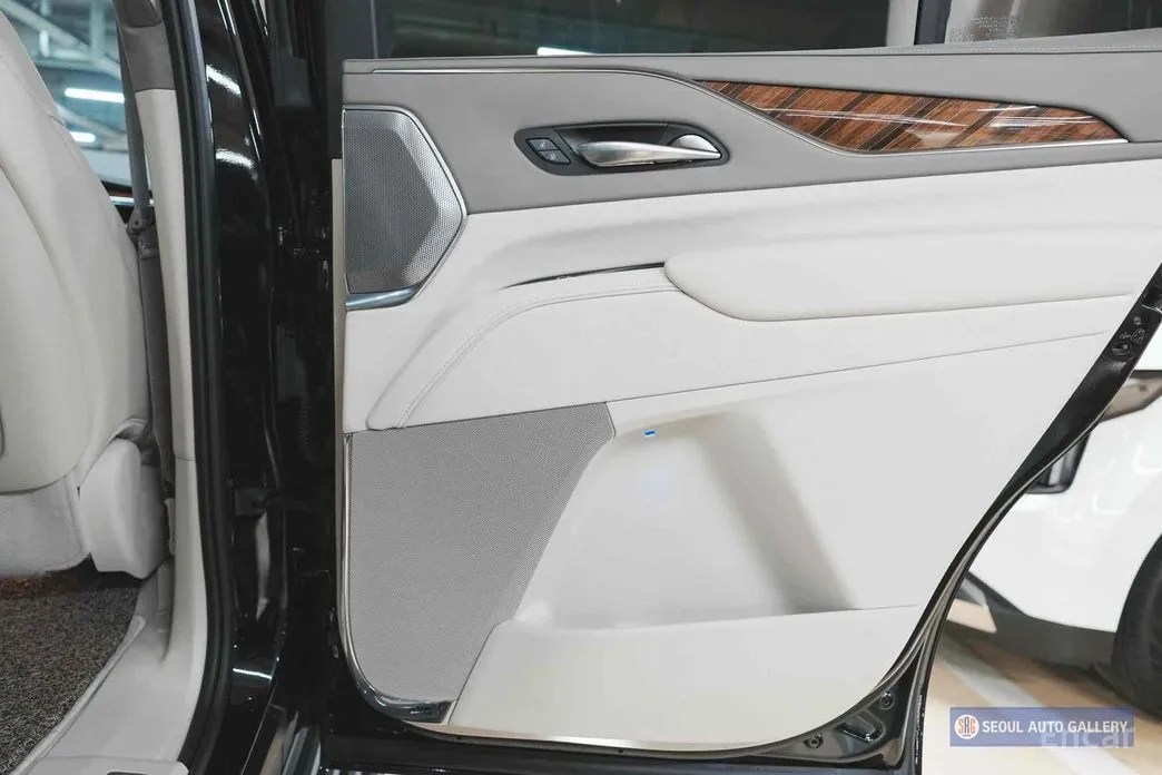 Фото 7 - Cadillac Escalade