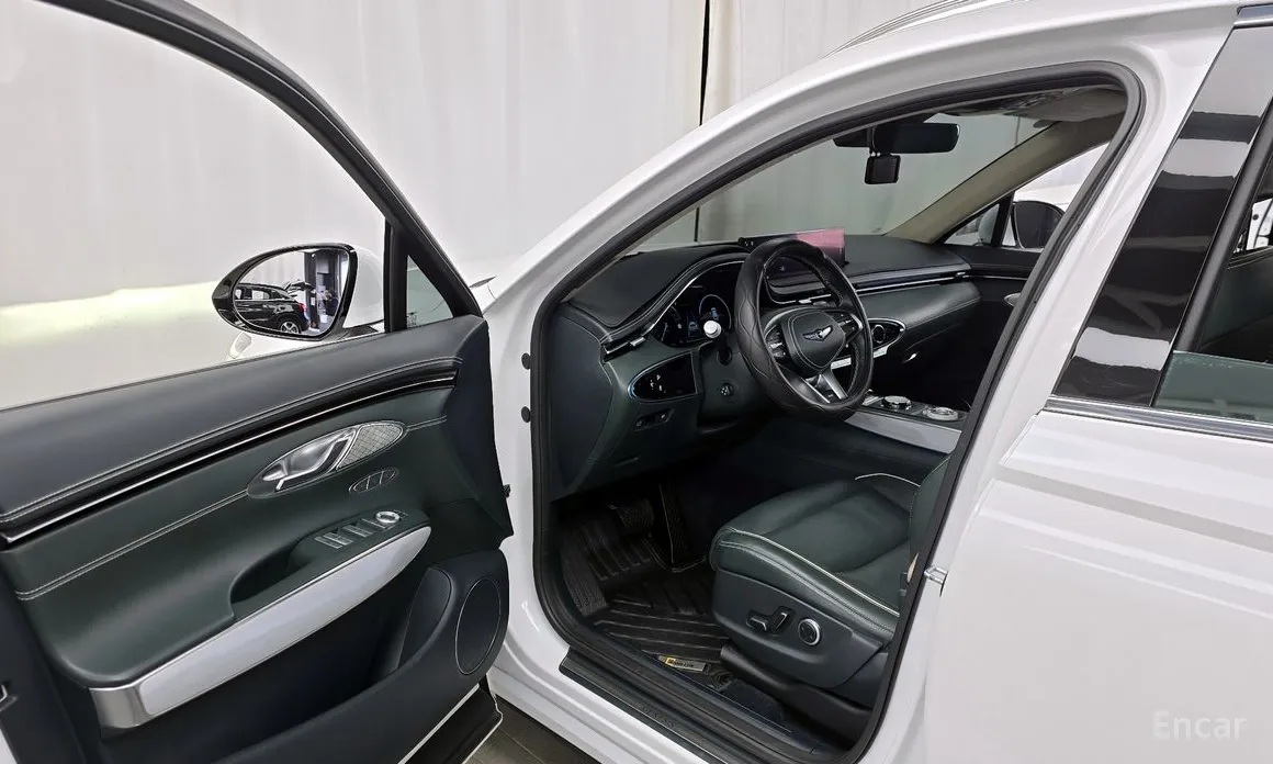 Фото 10 - Genesis GV70