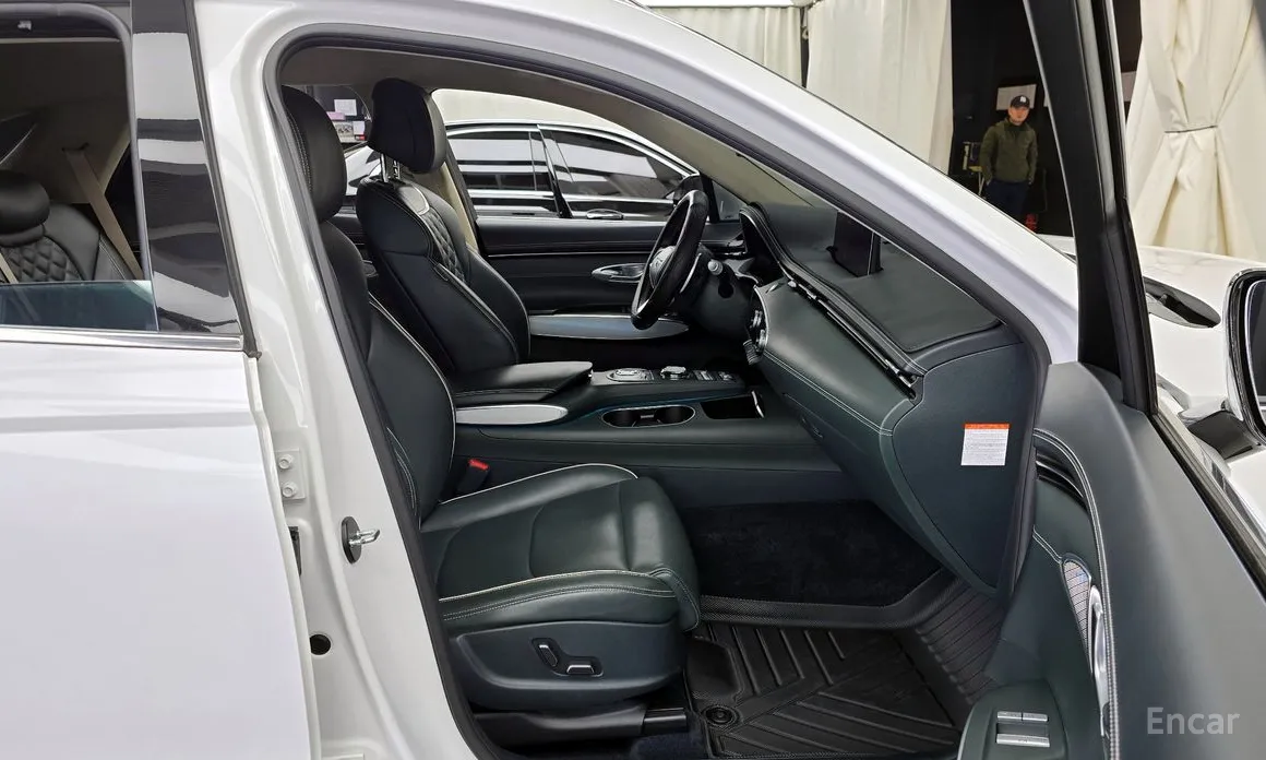 Фото 11 - Genesis GV70