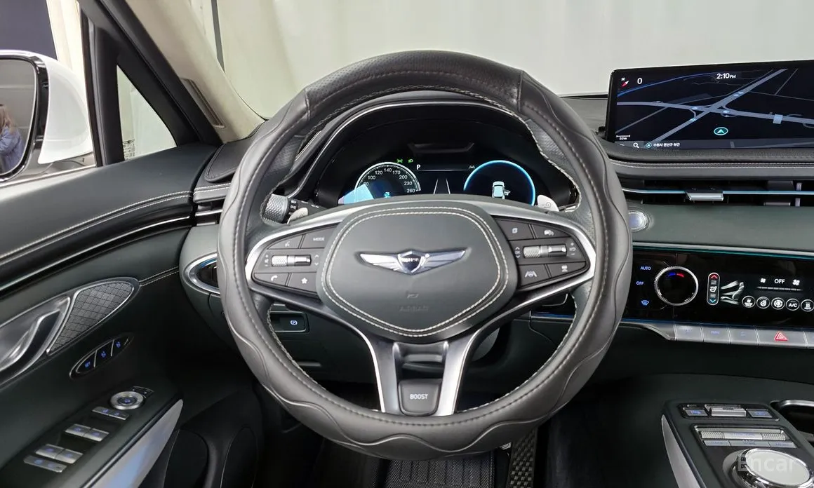 Фото 13 - Genesis GV70