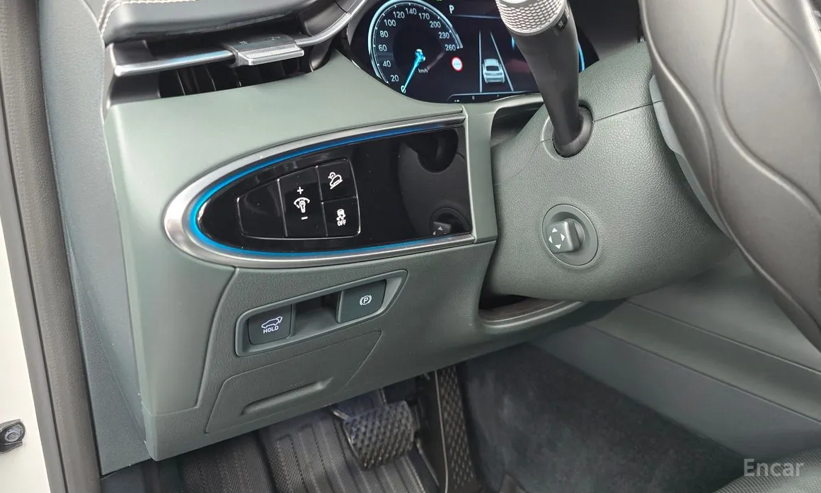 Фото 18 - Genesis GV70