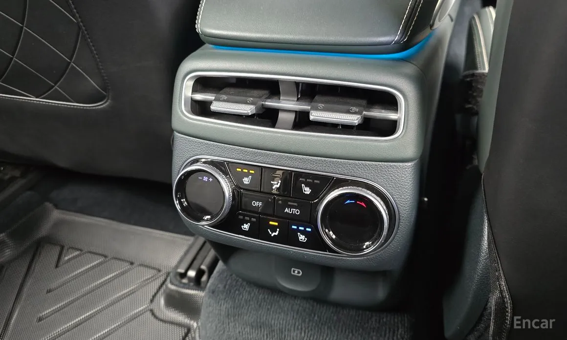 Фото 19 - Genesis GV70