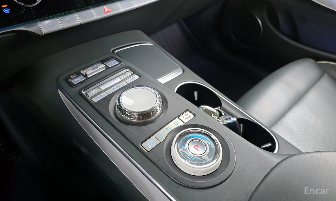 Фото 9 - Genesis GV70