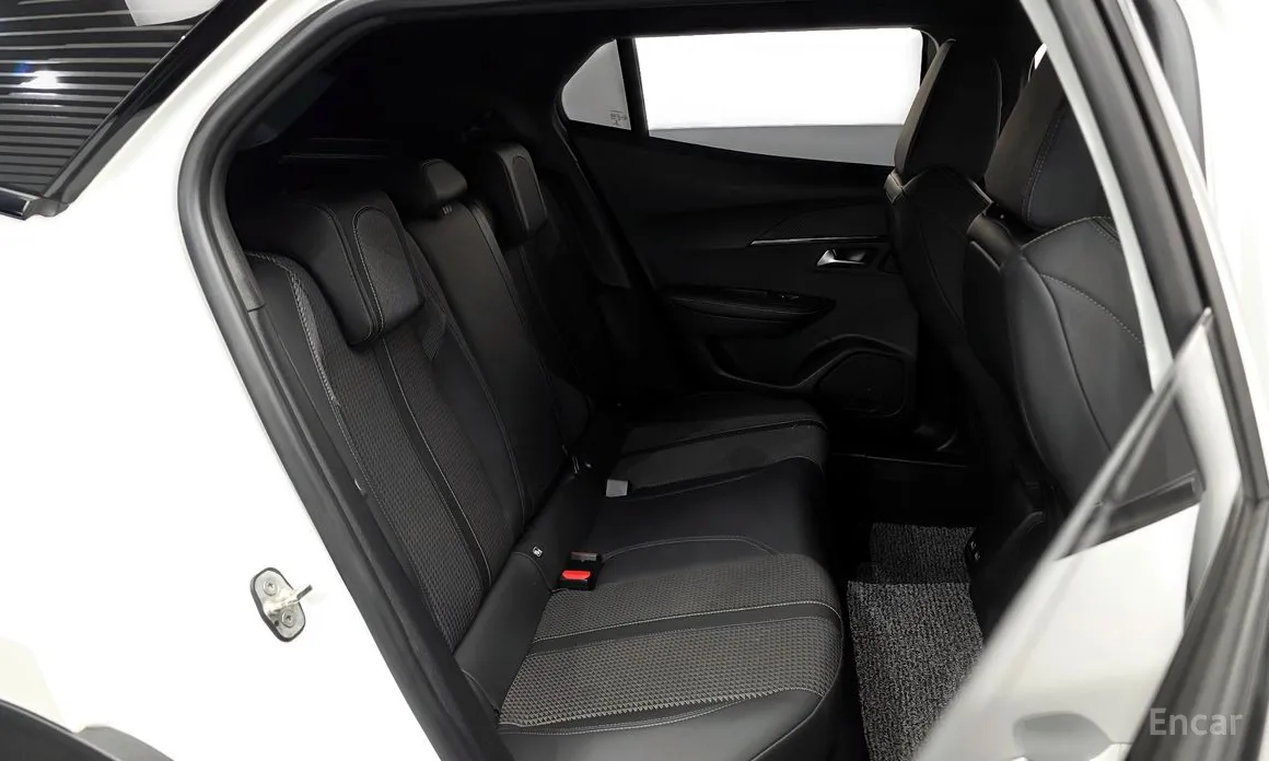 Фото 12 - Peugeot 2008