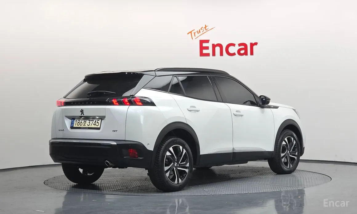 Фото 2 - Peugeot 2008