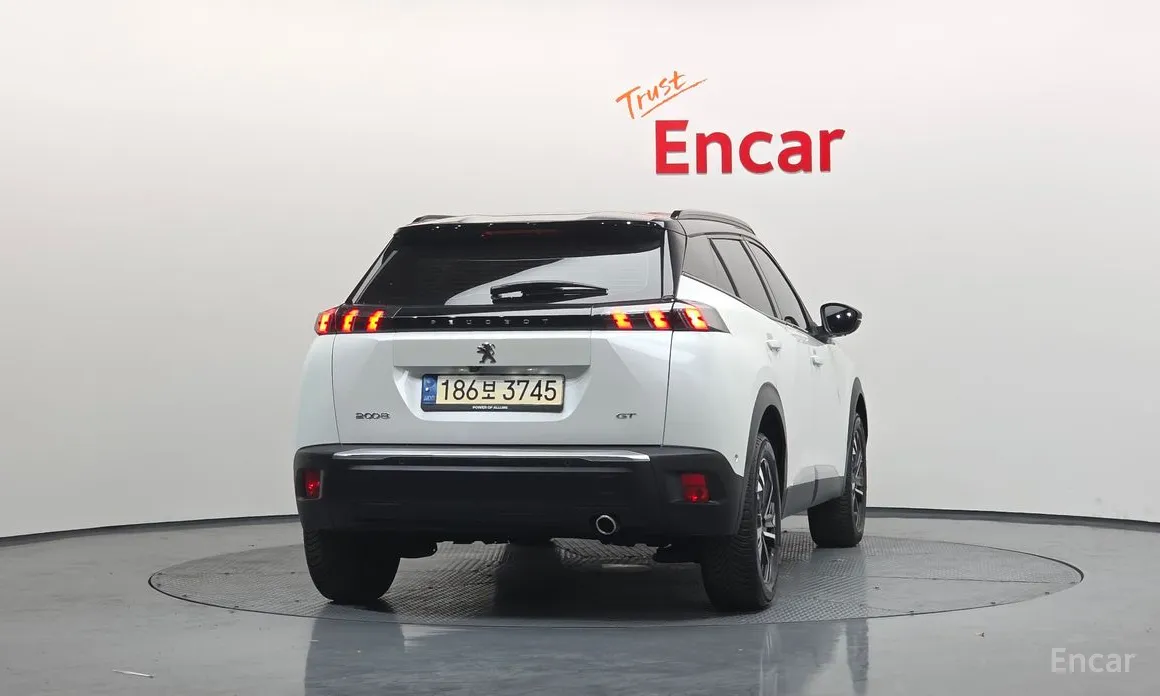 Фото 4 - Peugeot 2008