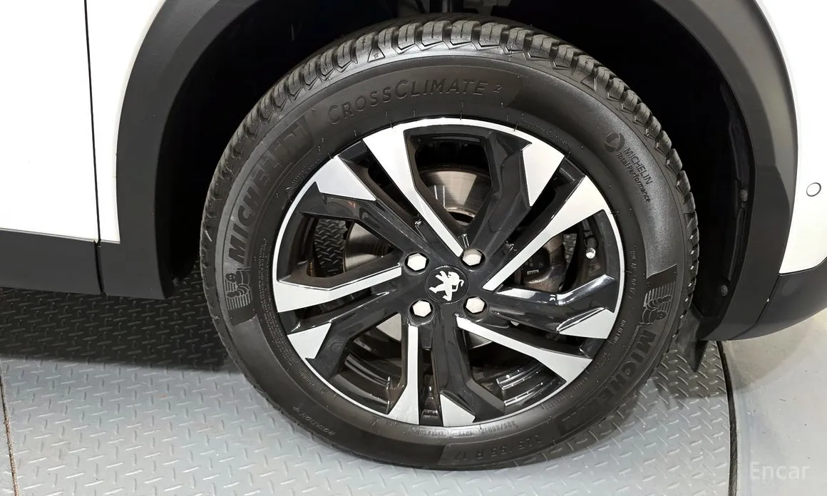 Фото 5 - Peugeot 2008