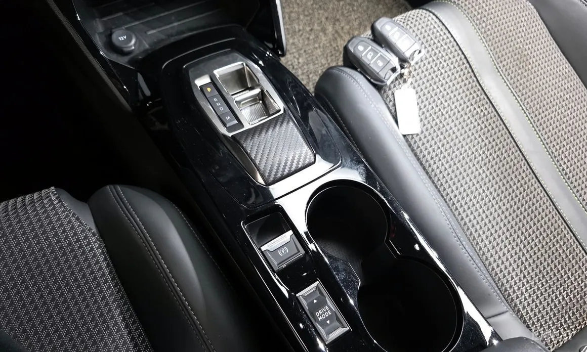 Фото 9 - Peugeot 2008