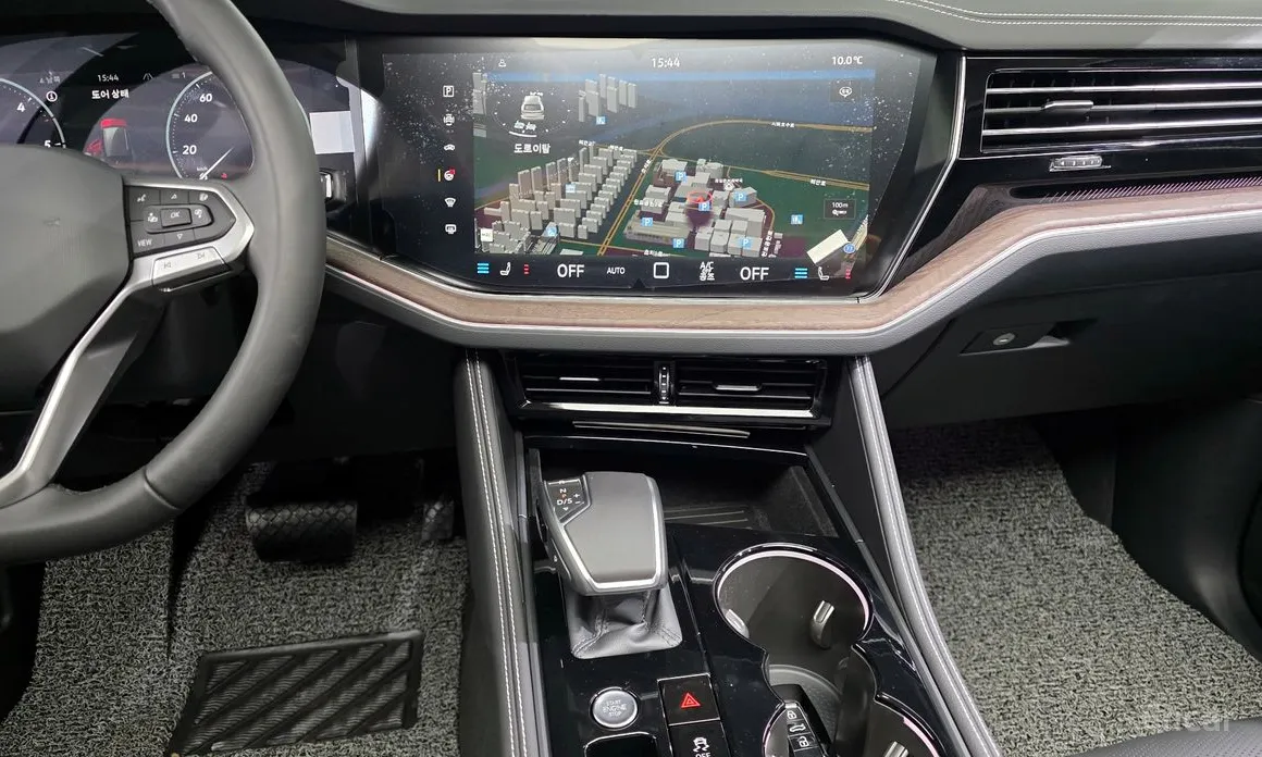 Фото 19 - Volkswagen Touareg