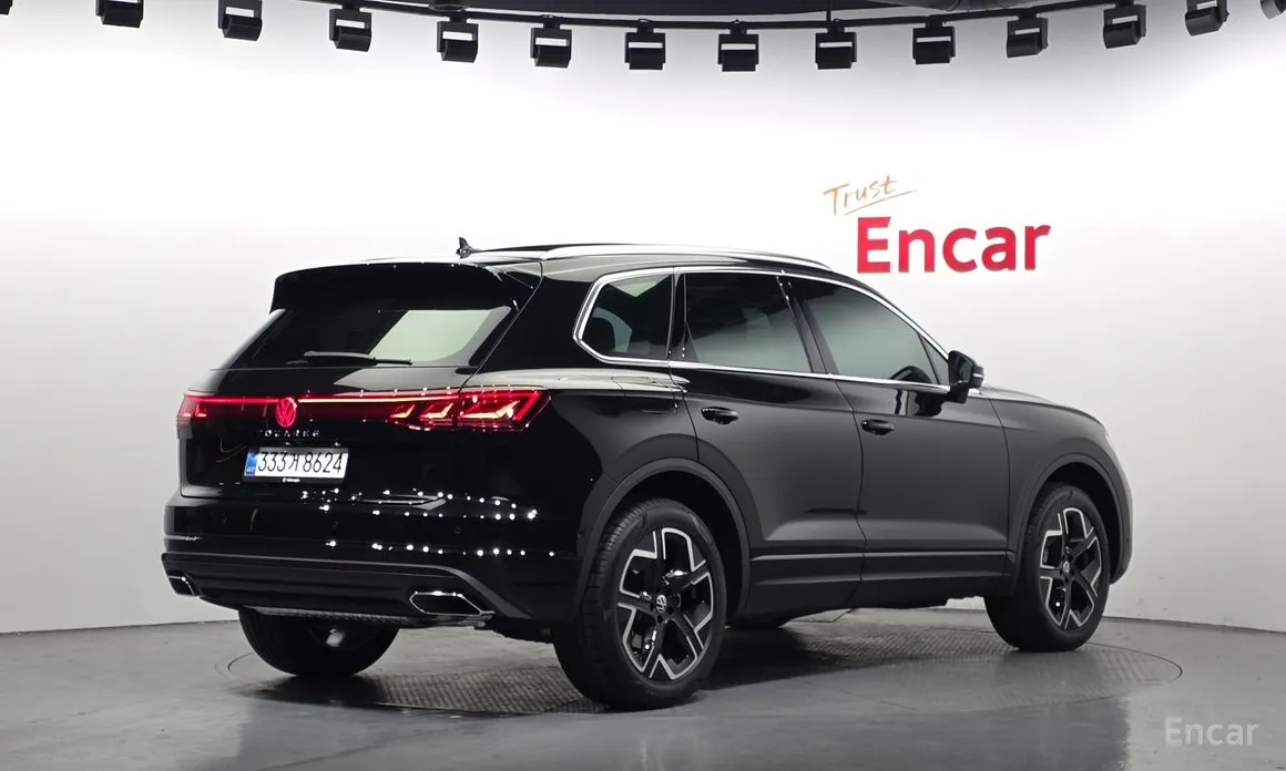 Фото 2 - Volkswagen Touareg