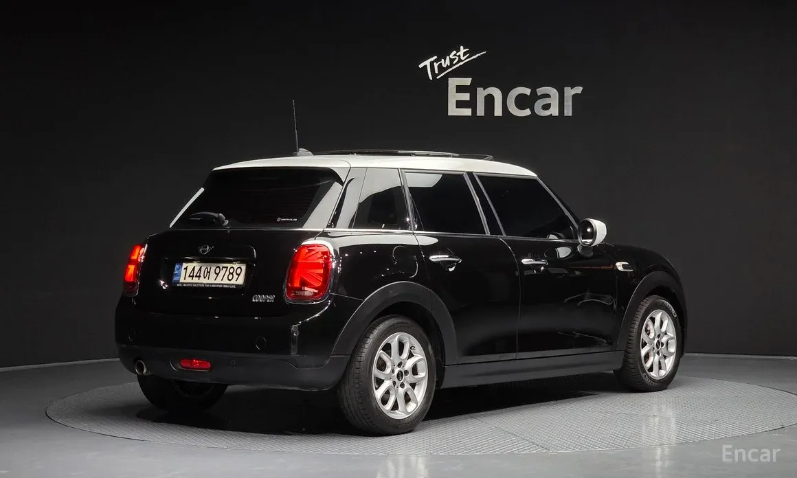 Фото 2 - Mini Cooper