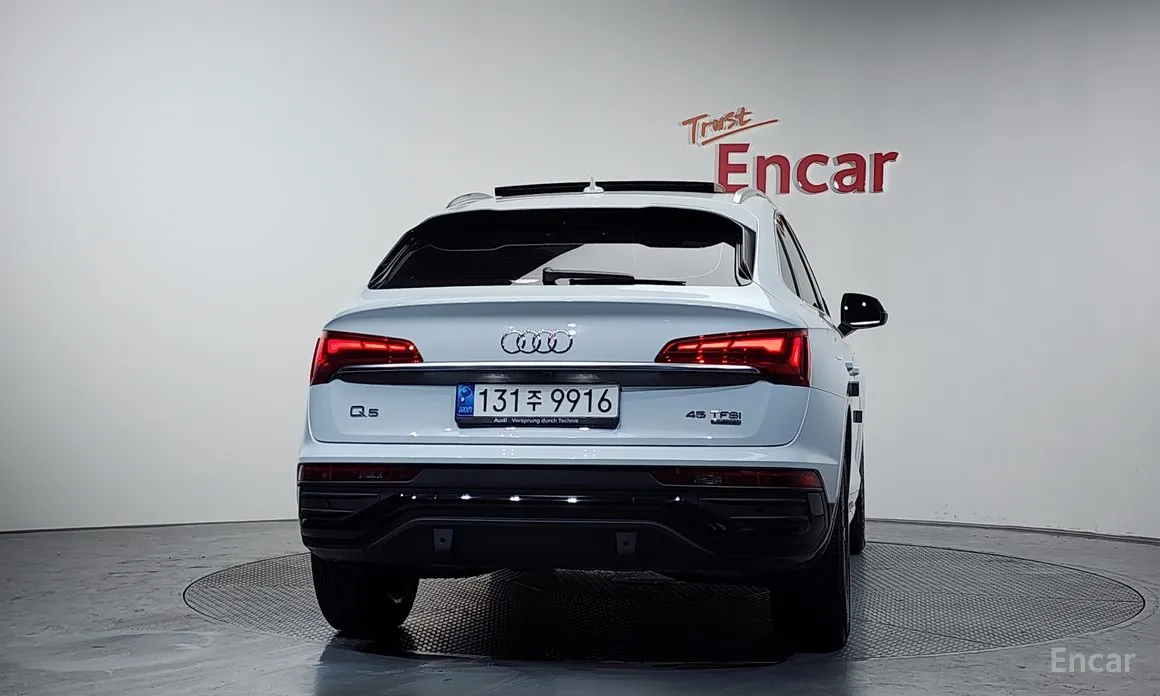 Фото 4 - Audi Q5