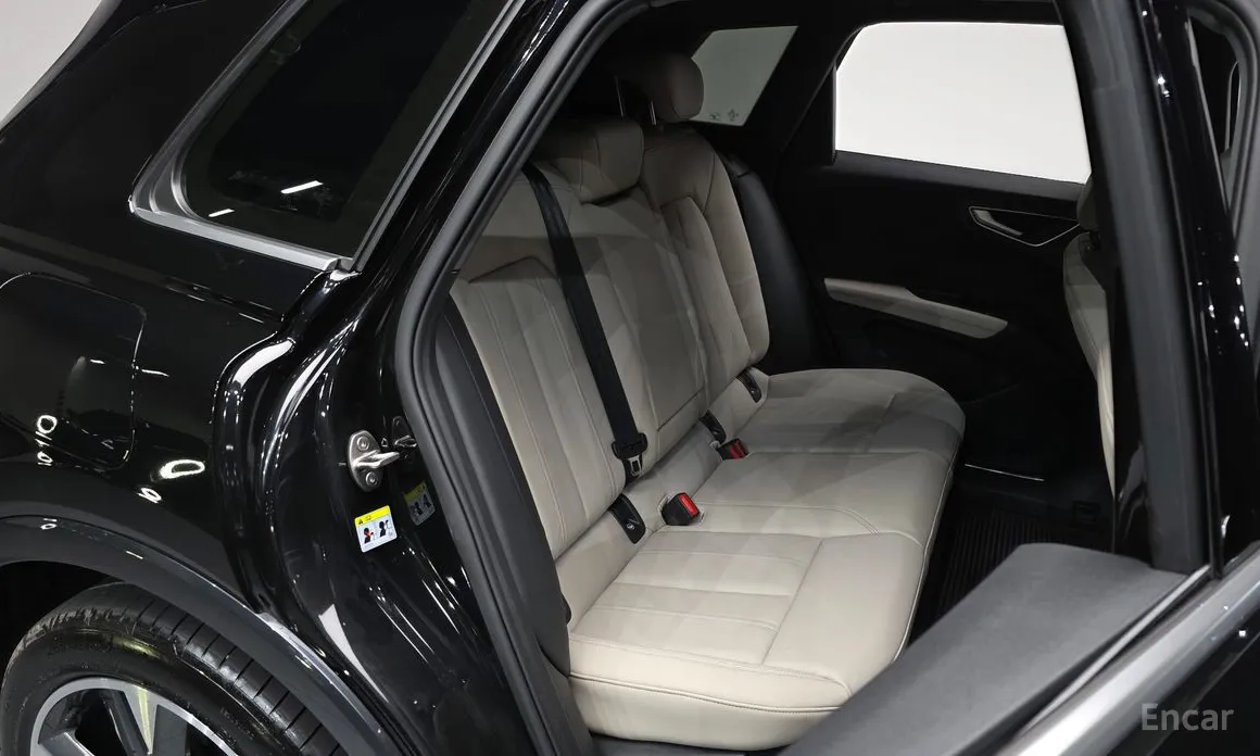 Фото 11 - Audi Q4 e-tron