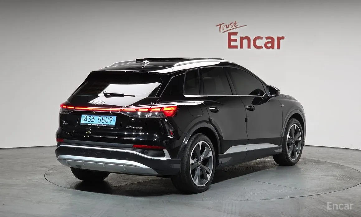 Фото 2 - Audi Q4 e-tron