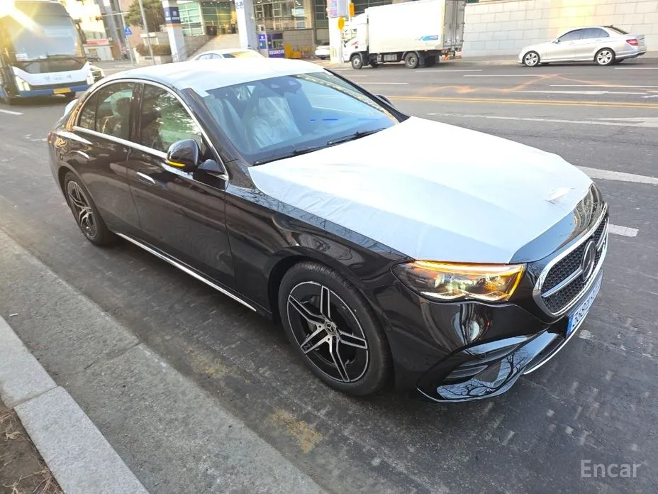 Фото 3 - Mercedes-Benz E-Class