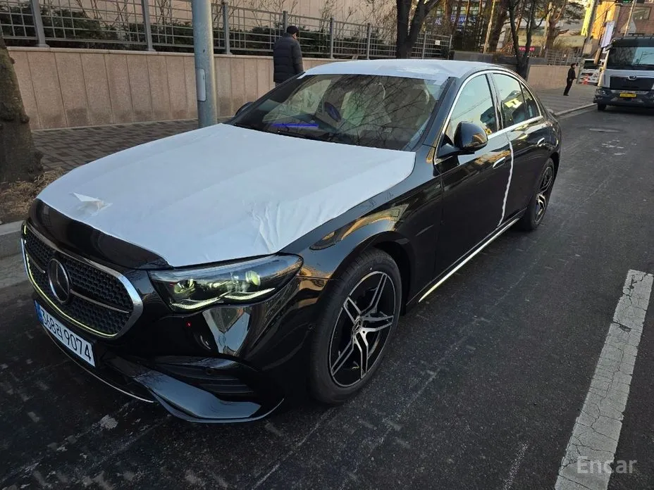 Фото 5 - Mercedes-Benz E-Class