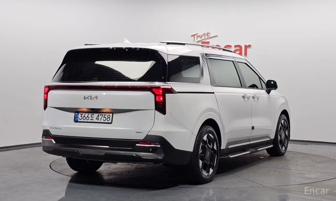 Фото 2 - Kia Carnival