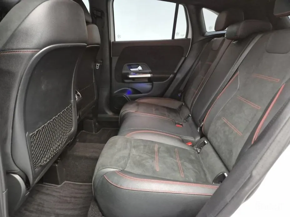 Фото 11 - Mercedes-Benz GLA-Class