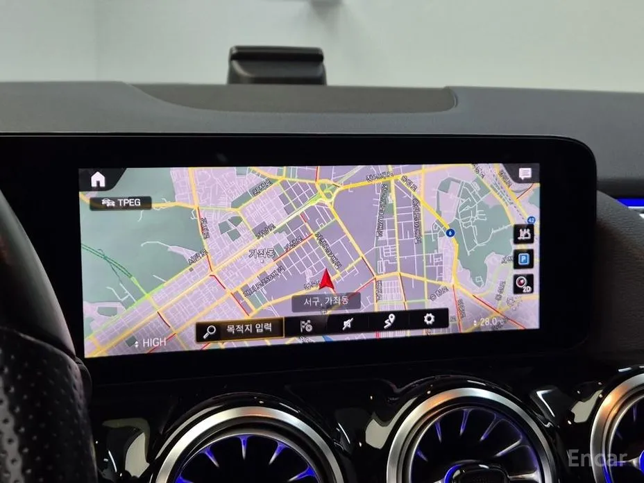 Фото 14 - Mercedes-Benz GLA-Class