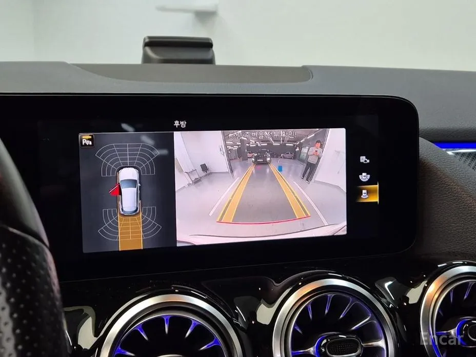 Фото 15 - Mercedes-Benz GLA-Class