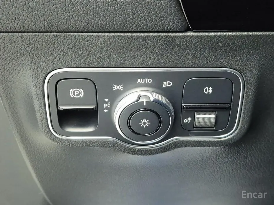 Фото 18 - Mercedes-Benz GLA-Class